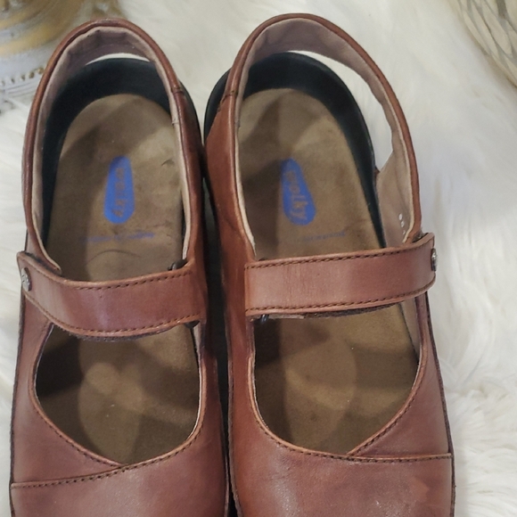 Wolky Brown Comfort Leather Clogs - Picture 11 of 12